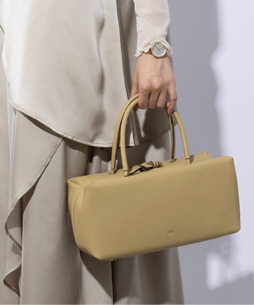 【TOV / トーヴ】CONNIE－WIDE T24S07B265 ハンドバッグ 牛革 カウレザー スクエアバッグ 牛革 5cm 良い