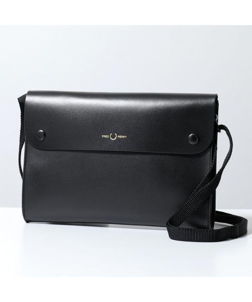 FRED PERRY バッグ BURNISHED LEATHER SACOCHE BAG L4330 FRED PERRY BURNISHED LEATHER SACOCHE BAG