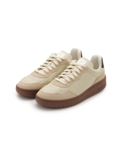 【VEJA】V90 / CENTRE－COMMERCIAL PIERRE