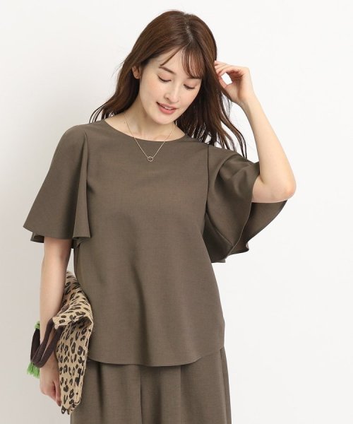 【洗える／日本製／シワになりにくい／清涼感／セットアップ可】オンオフ活躍する、大人フリルブラウス 