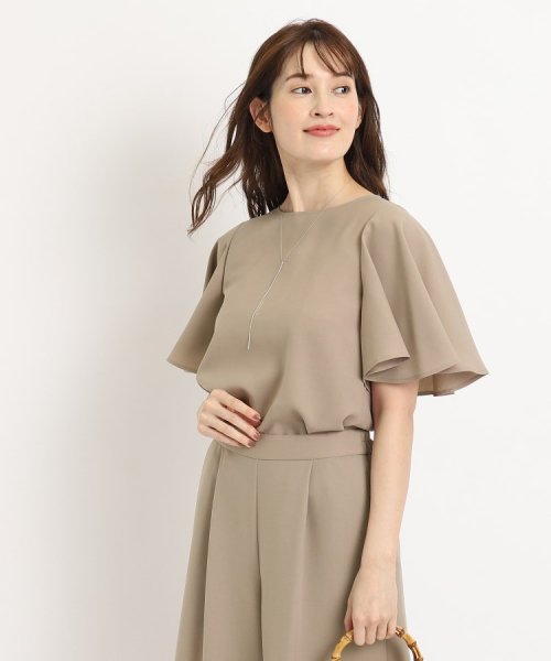 【洗える／日本製／シワになりにくい／清涼感／セットアップ可】オンオフ活躍する、大人フリルブラウス 