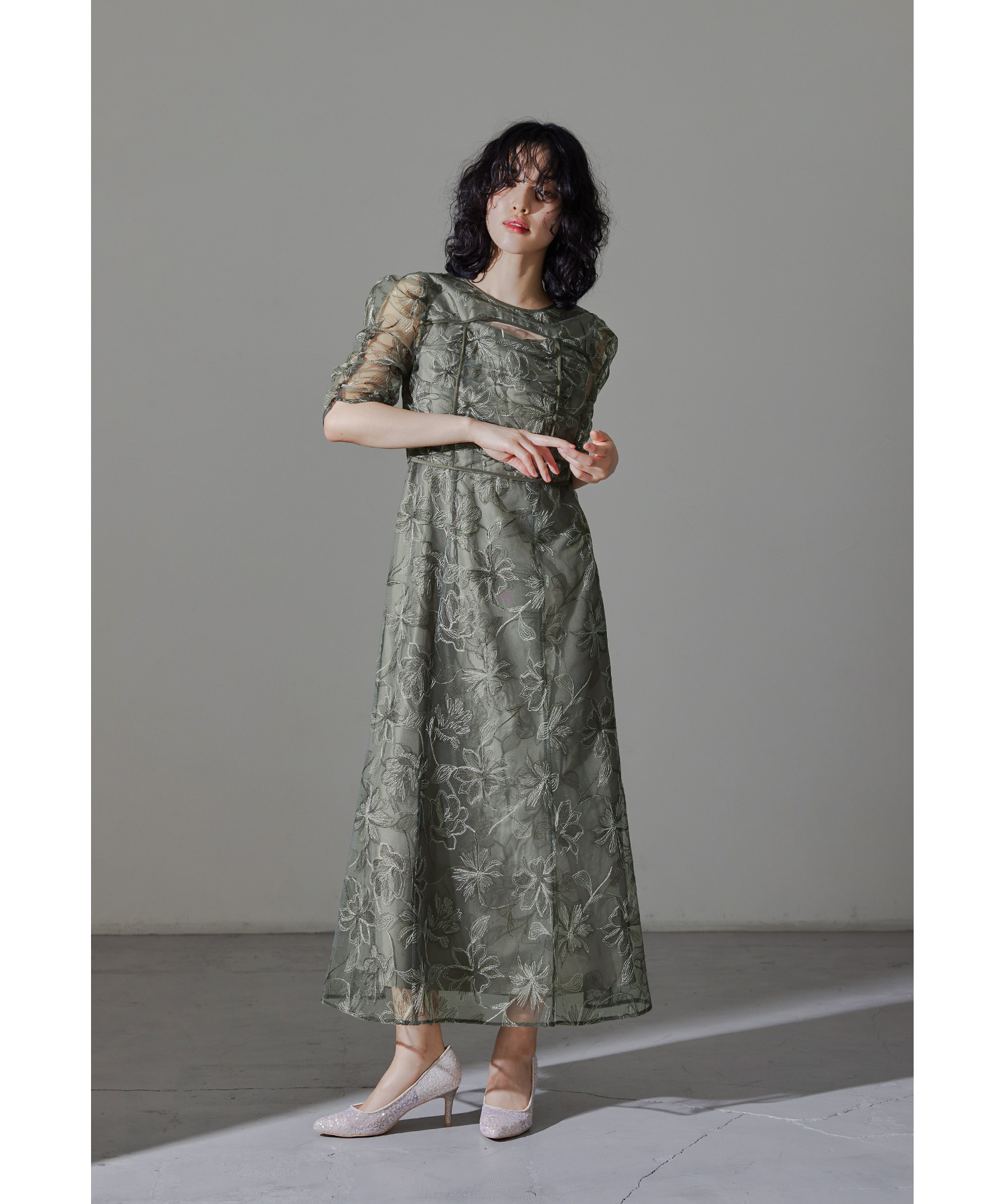 美品 niana ニアナ フラワー刺繍チュールドレス M 結婚式 パーティー 美品 niana ニアナ フラワー刺繍チュールドレス M 結婚式