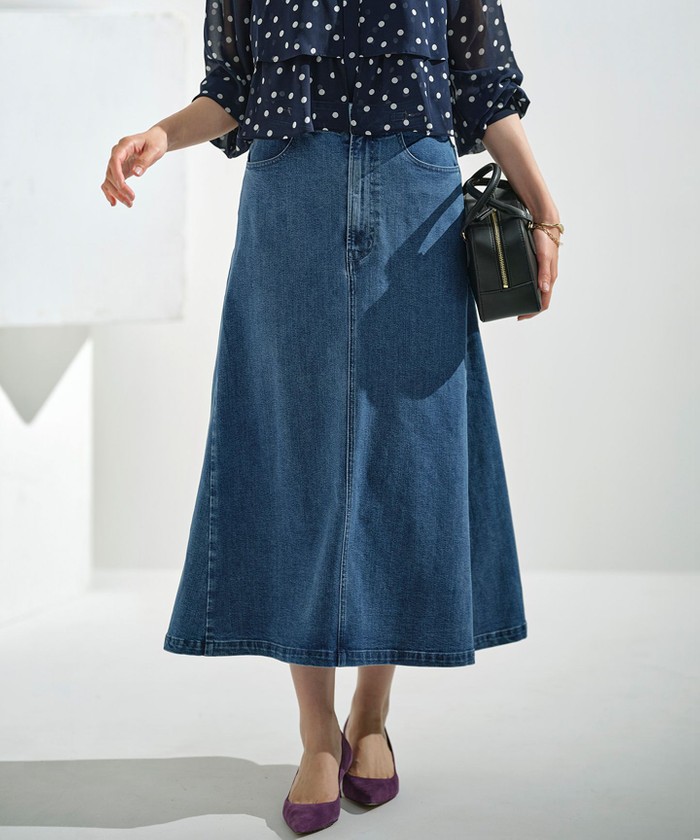 ライトデニム ビット付きフレアスカート(506726707) | 組曲（大きい  