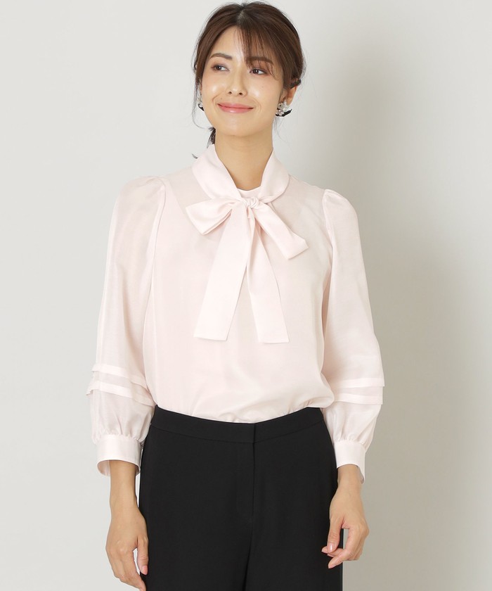TO BE CHIC トゥービーシック パール釦ブラウス ブラウス  サイズ:46  ピンク  レディース  トップス 大きいサイズ TO BE CHIC トゥービーシック パール釦ブラウス ブラウス サイズ