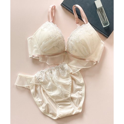 fran de lingerie(フランデランジェリー)/フランデランジェリー fran de lingerie ブラ＆ショーツセット Bra&shorts 「ペアブラジャー ペアブラジャー（ワイヤー有り）」 ブラジャ/ホワイト系1