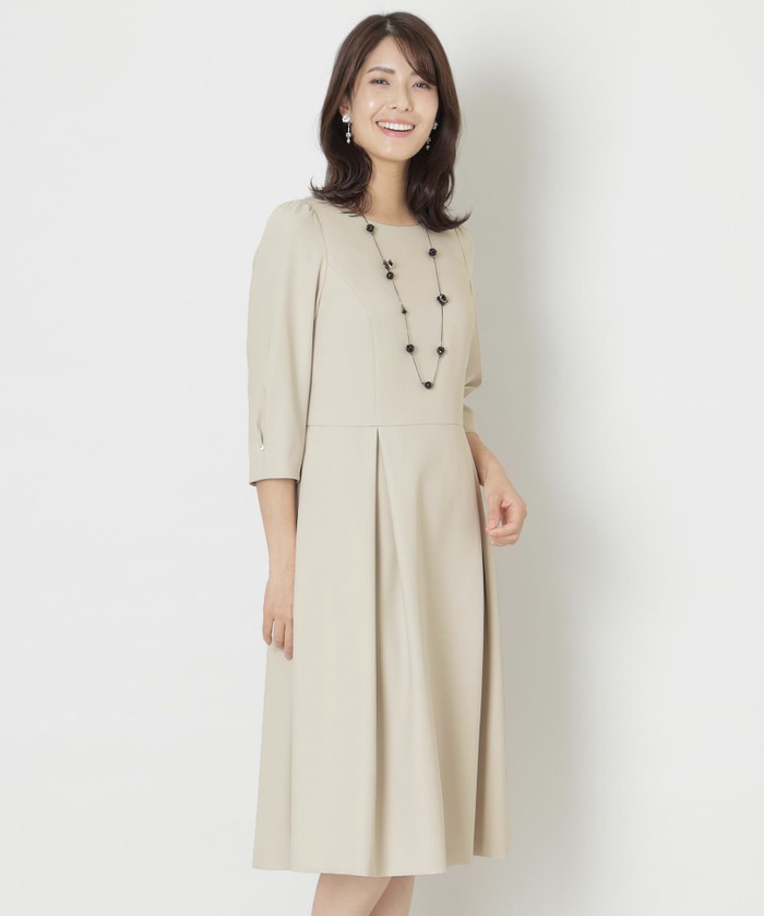 再再再値下げ新品　アンパスィ　ワンピースL　 ベージュ　定価24200円 再再再値下げ新品 アンパスィ ワンピースL ベージュ定価24200円