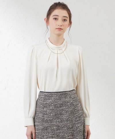 バックサテンジョーゼットハイネックブラウス