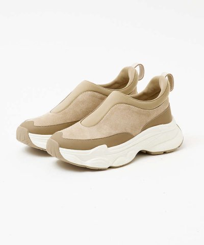 ハンズフリースニーカー