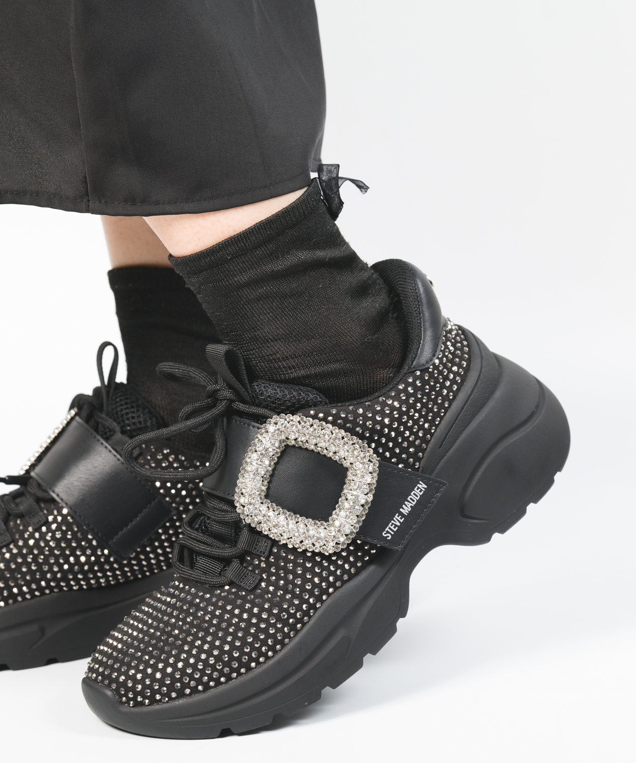 スティーブマデン（STEVE MADDEN）/ベルト付ラインストーンスニーカー スティーブ マデン STEVE MADDEN ベルト付ラインストーンスニーカー