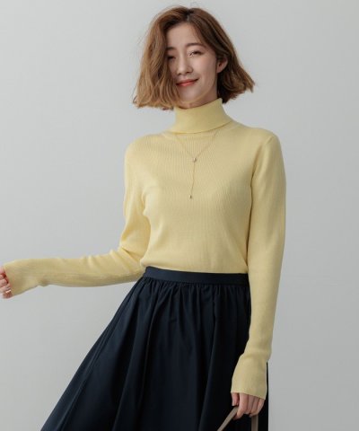 【Oggi1月号/CLASSY.11月号掲載】ウーステッドウール リブタートルネ
