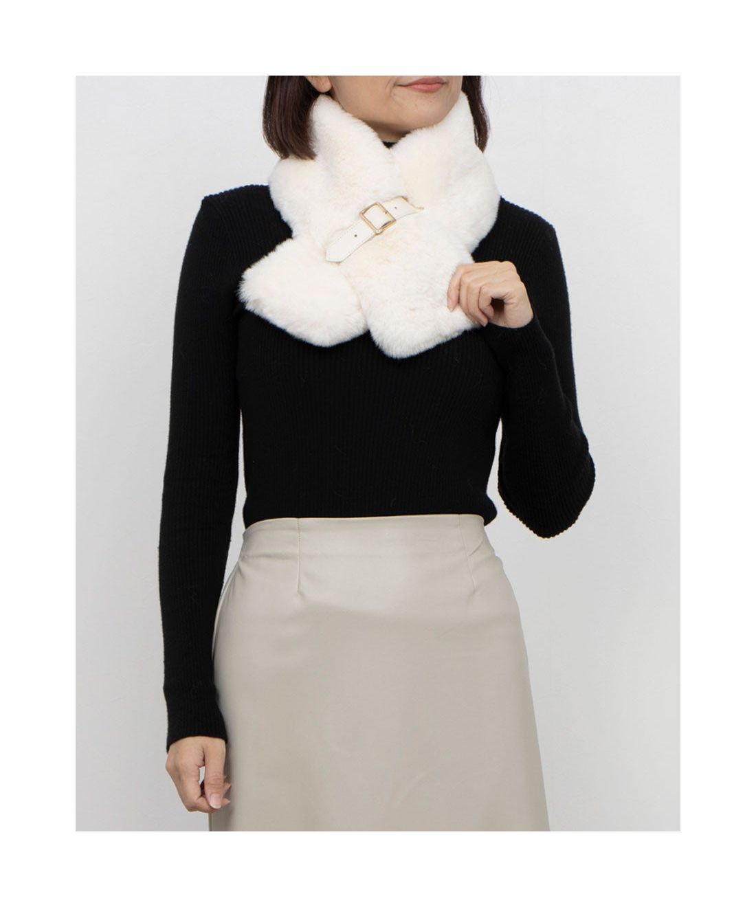 新品♡もこもこファー マフラー ＆イヤーマフセット ブラック ホワイト ロゴ FURLA 【WEB限定】 ウール100%紡毛厚手マフラー ファートリミング ロゴ