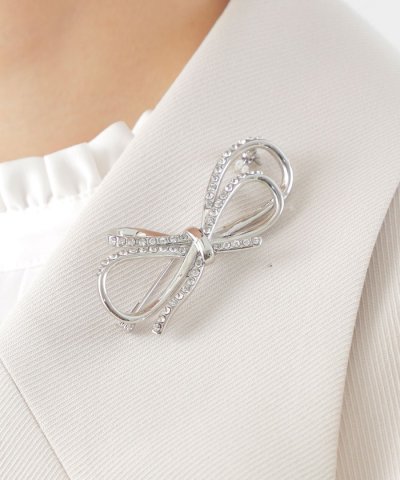 リボン型ブローチ