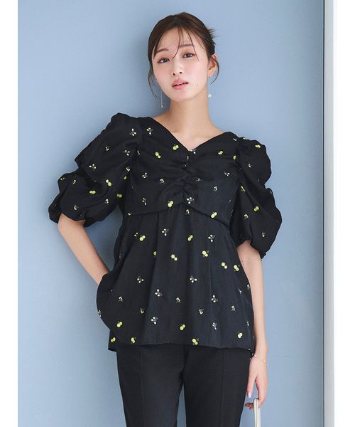 小花刺繍ペプラムブラウス(507815869)｜阪急百貨店公式通販