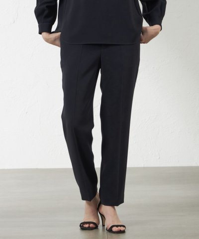 トリアセテートコンパクトテーパードパンツ