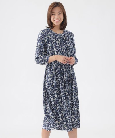 【ウォッシャブル】ラインフラワープリントワンピース