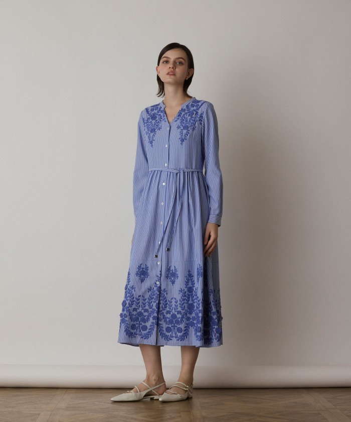 GRACECONTINENTAL ストライプ刺繍ワンピース ブルー 36 GRACECONTINENTAL ストライプ刺繍ワンピース ブルー 36