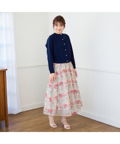 ローズチュール刺繍スカート