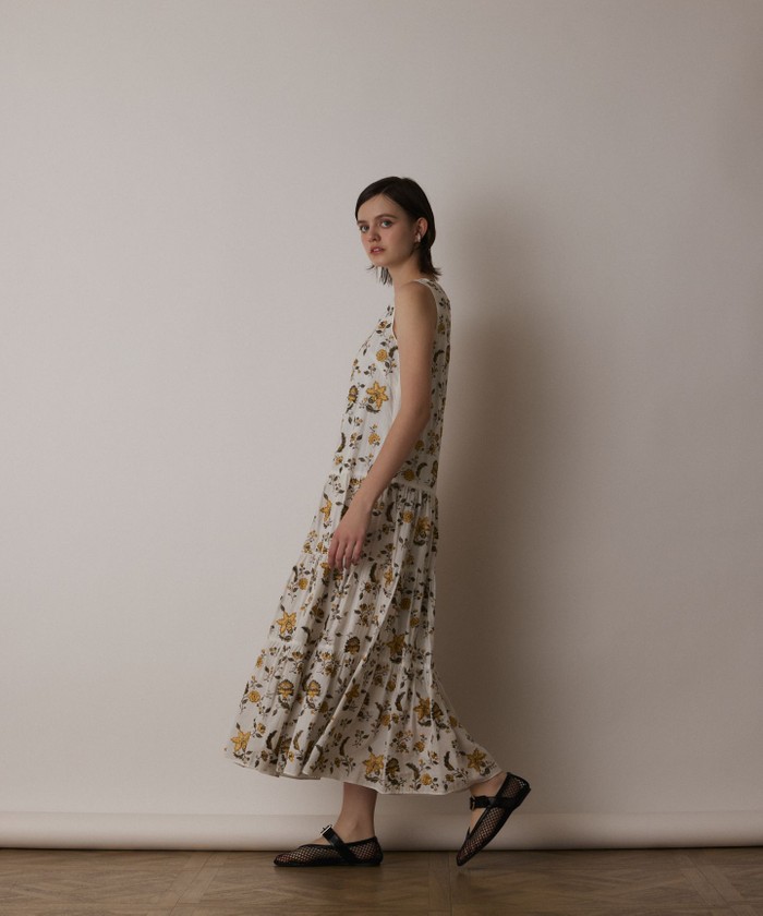 GRACECONTINENTAL ティアードロングワンピース ホワイト 36 GRACECONTINENTAL ティアードロングワンピース ホワイト 36