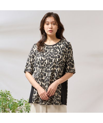 【手洗いOK】ラメ刺繍加工入りプリントカットソー