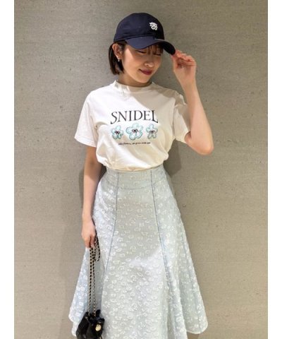 【BOUQUET OF JOY】SNIDELロゴフラワーTシャツ
