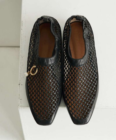 パールチャーム付き メッシュフラットシューズ