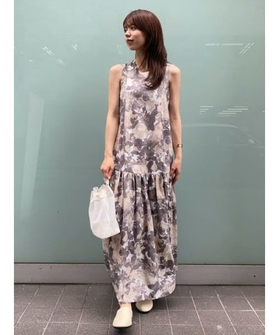 バックデザインフラワーマキシワンピース