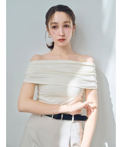 オフショルカットソー