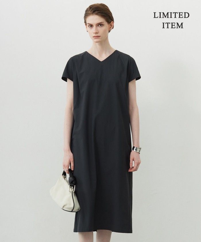 ルーシー Bワンピ PURESS/ピュアレス】ホルターネック オープンバスト パール