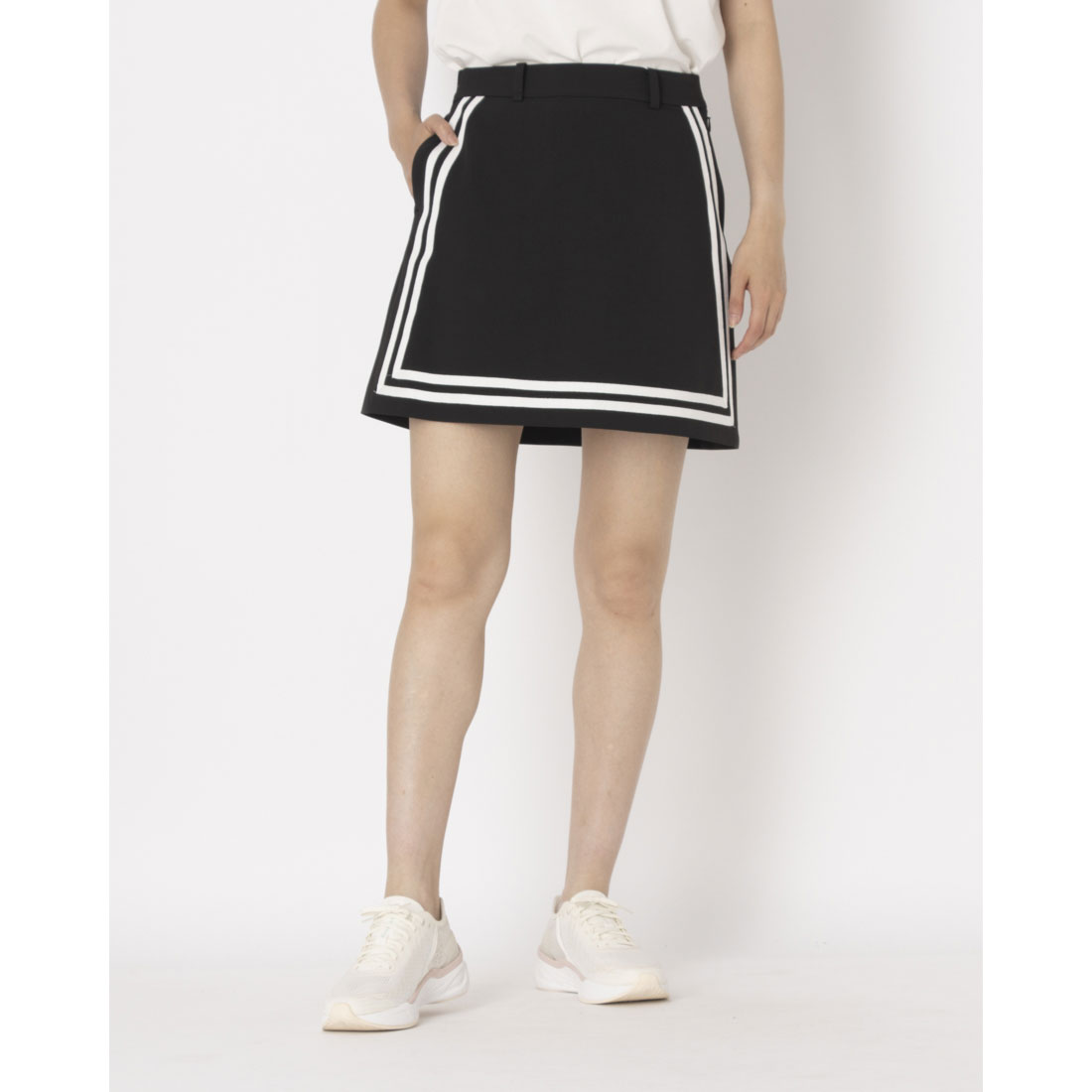 LANVINSPORT ランバン スポール LANVIN SPORT ラインディテールAラインスカート ブラック 40 LANVINSPORT ランバン スポール LANVIN SPORT ラインディテールAラインスカート ブラック 40