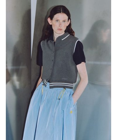 襟付きニットベスト