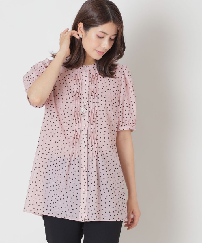 TO BE CHIC トゥービーシック パール釦ブラウス ブラウス  サイズ:46  ピンク  レディース  トップス 大きいサイズ TO BE CHIC トゥービーシック パール釦ブラウス ブラウス サイズ