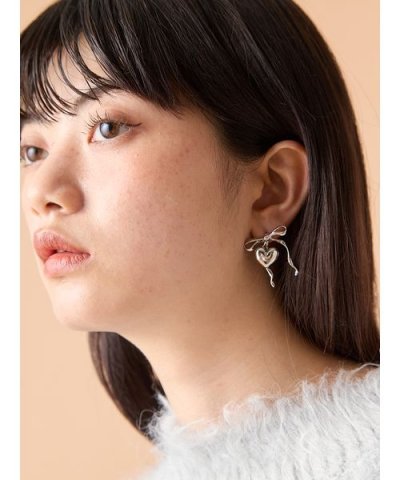 ハートリボンピアス