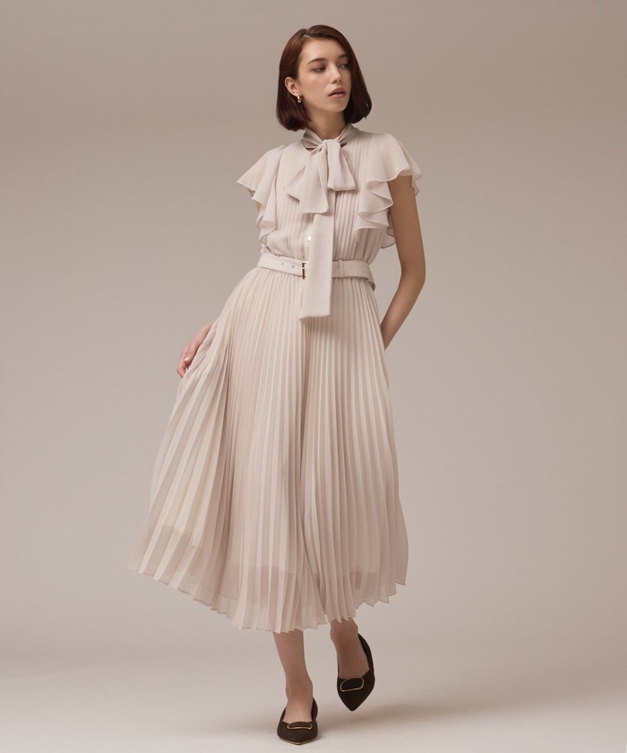 GRACECONTINENTAL ボウタイプリーツドレス ベージュ 36 GRACECONTINENTAL ボウタイプリーツドレス ベージュ 36