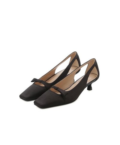 リボンモチーフパンプス