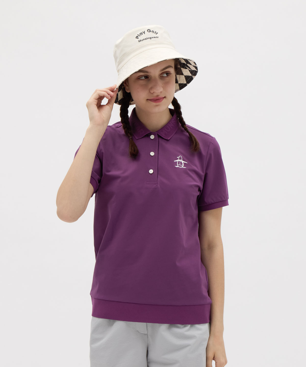 新品タグ付き　MUNSINGWEAR 機能満載　上品な　ポロシャツ　濃いパープル 新品タグ付き】マンシングウェア ゴルフウェア ポロシャツ ロゴ