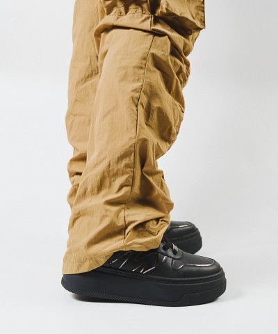 スティーブ マデン STEVE MADDEN メタルライン厚底スニーカー