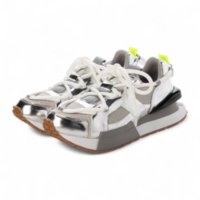 マナ MANA スニーカー