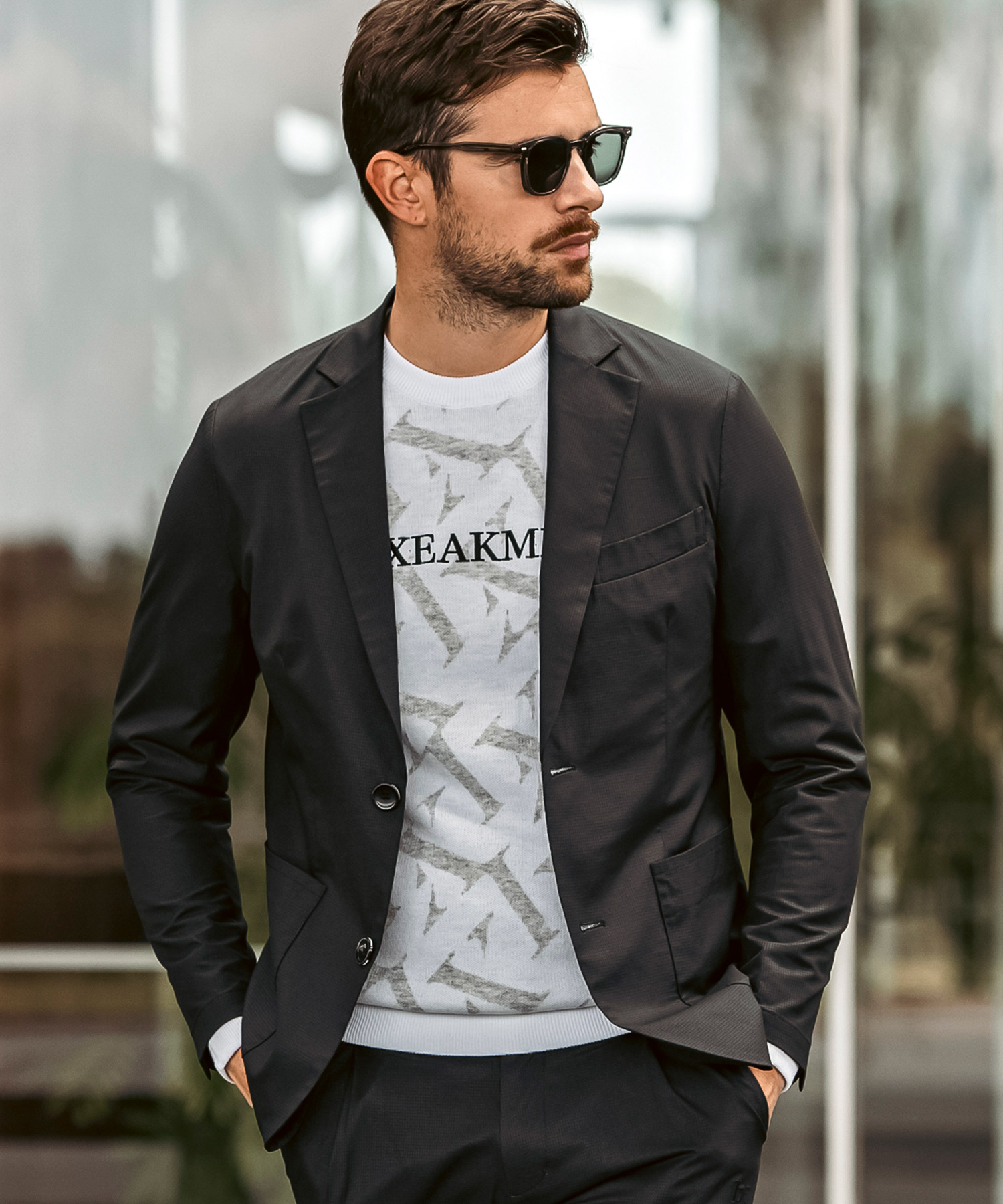 LUXEAKMPLUS(リュクスエイケイエムプラス)サークルロゴウィンド