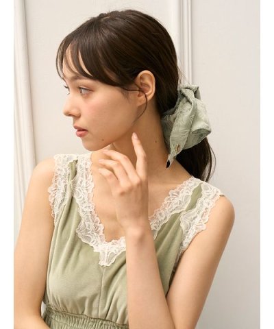 【MUCHA】リリー柄フロッキーシュシュ