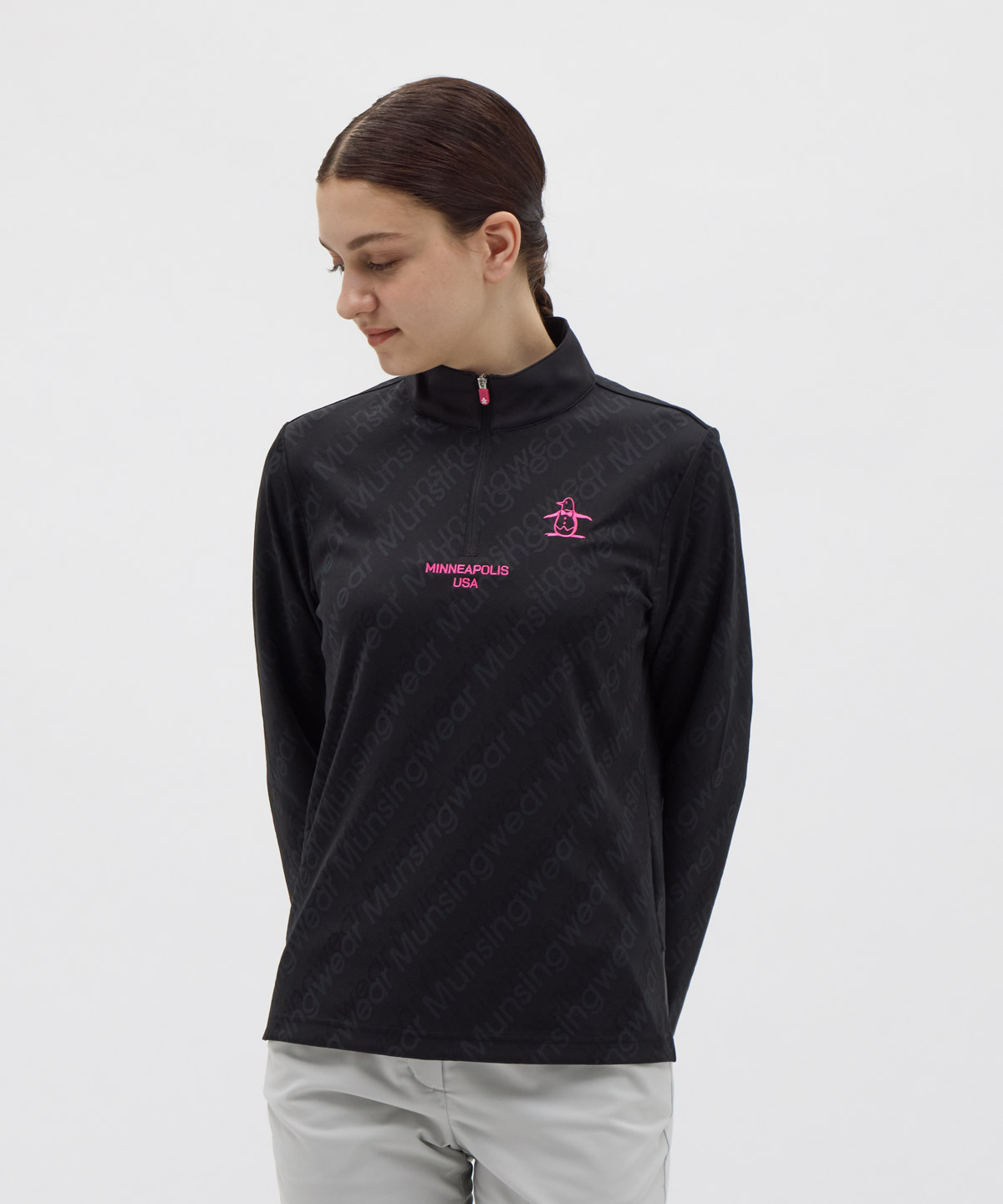 Munsingwear(ings) マンシングウェア Munsingwear ロゴジャカードハーフジップ長袖シャツ ブラック M Munsingwear(ings) マンシングウェア Munsingwear ロゴジャカードハーフジップ長袖シャツ ブラック M