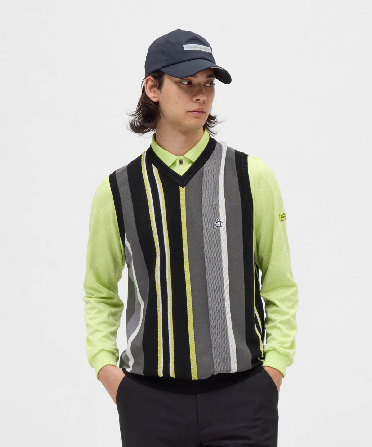 Munsingwear(ings) マンシングウェア Munsingwear マルチストライプニットベスト ブラック 3L Munsingwear(ings) マンシングウェア Munsingwear マルチストライプニットベスト ブラック 3L