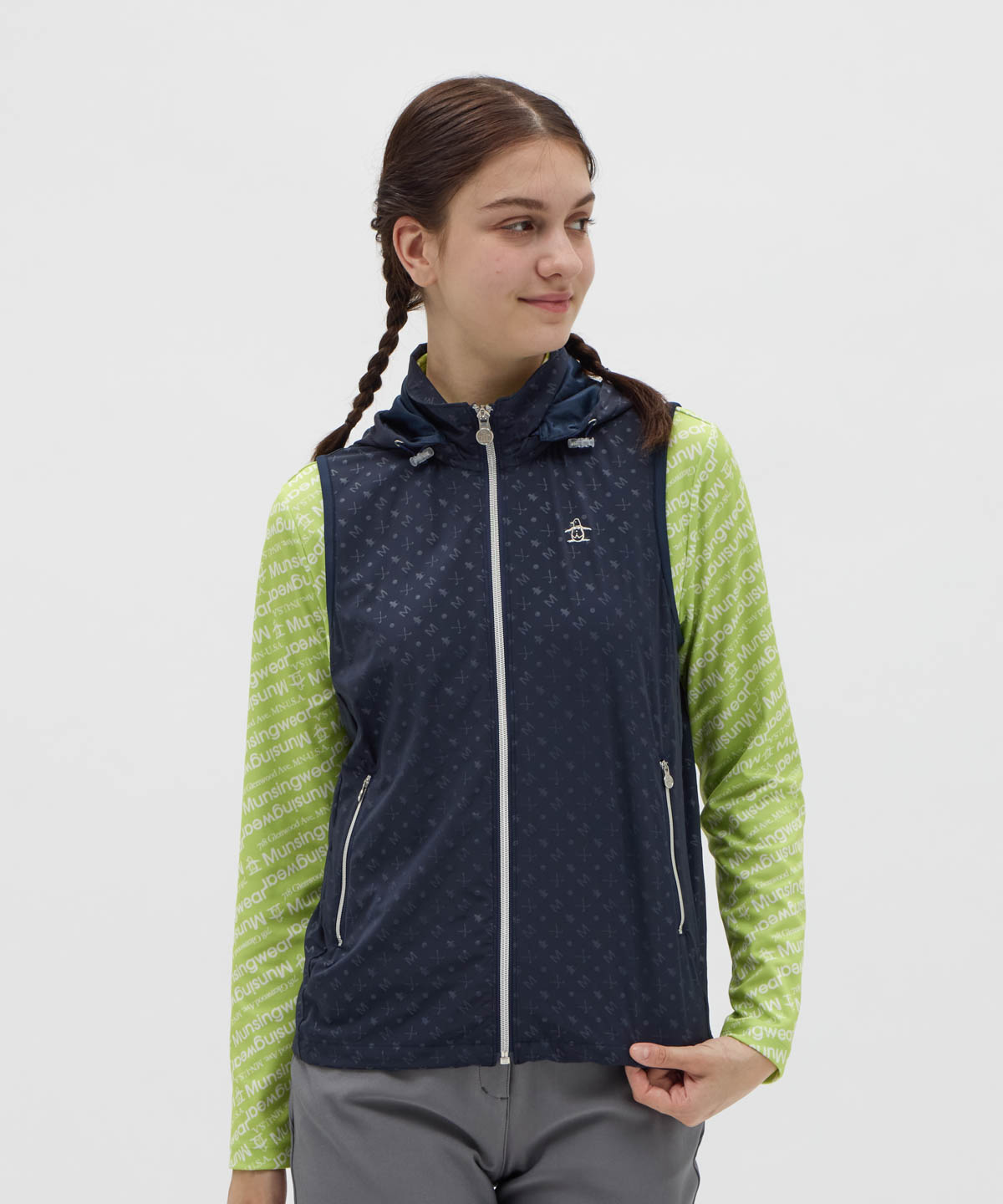 Munsingwear(ings) マンシングウェア Munsingwear はっ水エンボスアウターベスト ネイビー LL Munsingwear(ings) マンシングウェア Munsingwear はっ水エンボスアウターベスト ネイビー LL