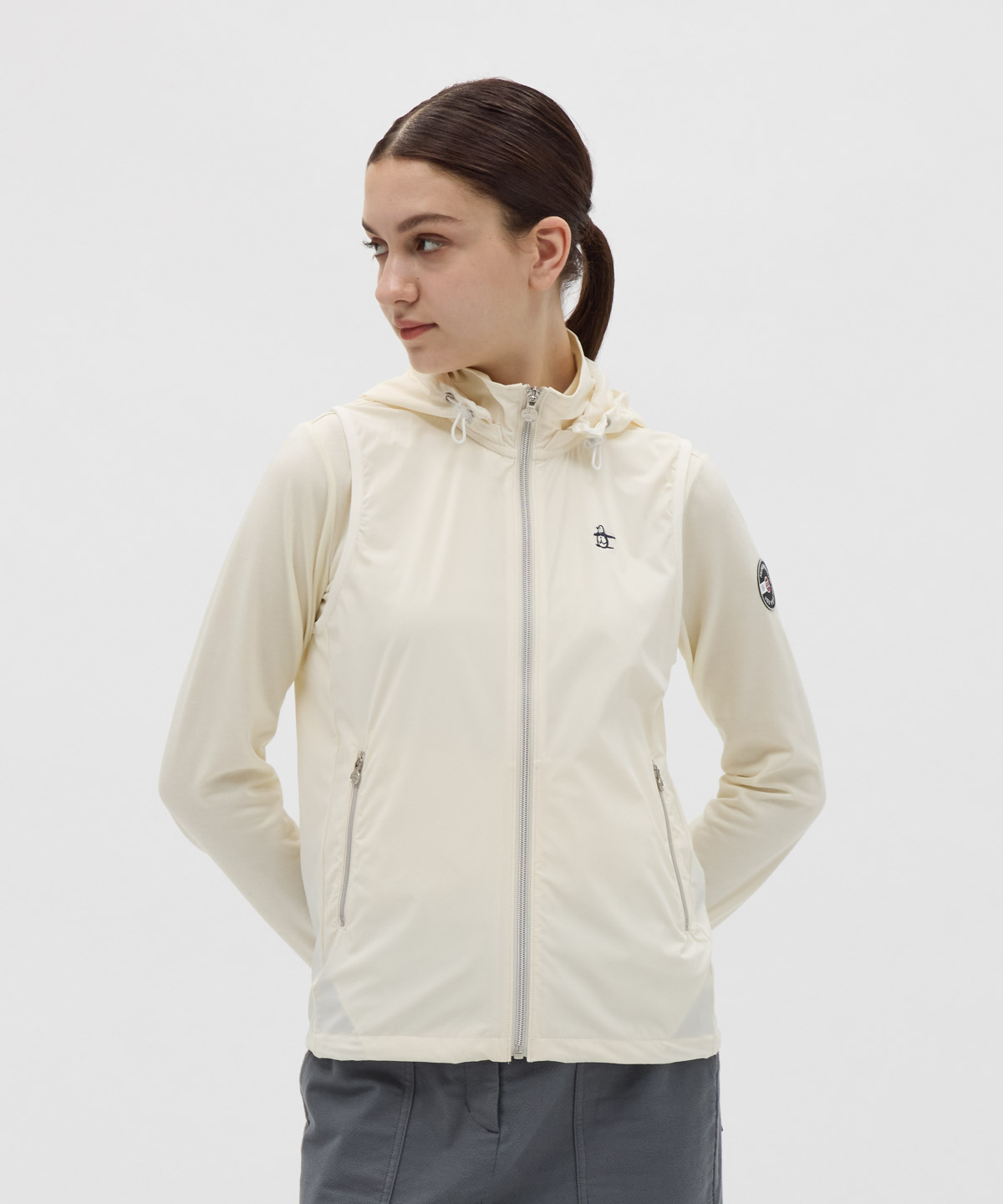 Munsingwear(ings) マンシングウェア Munsingwear はっ水エンボスアウターベスト ホワイト LL Munsingwear(ings) マンシングウェア Munsingwear はっ水エンボスアウターベスト ホワイト LL