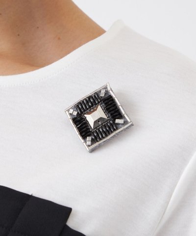 フェルト幾何ブローチ