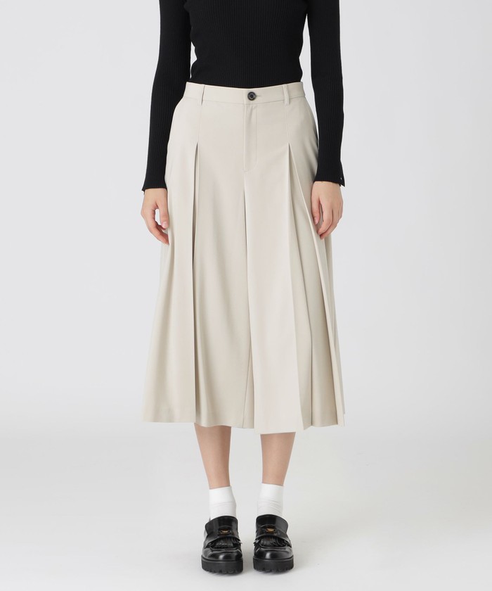 美品　BLUE LABEL CRESTBRIDGE ガウチョパンツ　プリーツ BLUE LABEL CRESTBRIDGE（ブルーレーベルクレストブリッジ）の