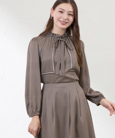 ダイヤドットパネルブラウス