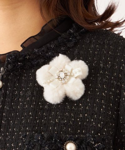 フェイクファーフラワーブローチ