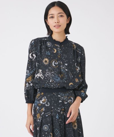 【ウォッシャブル】コスモ柄プリントブラウス