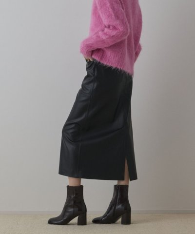 フェイクレザータイトスカート