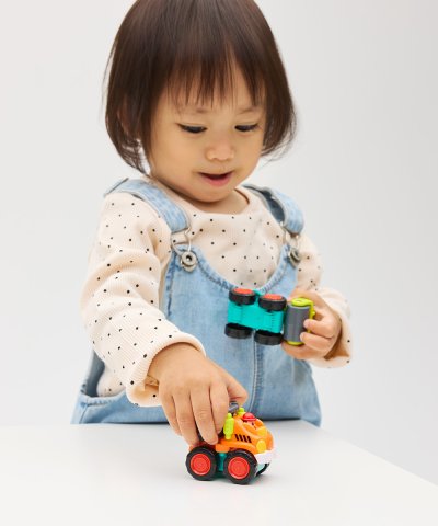 オラトイズ Hola Toys ポケットサイズ!1歳半からのくるま